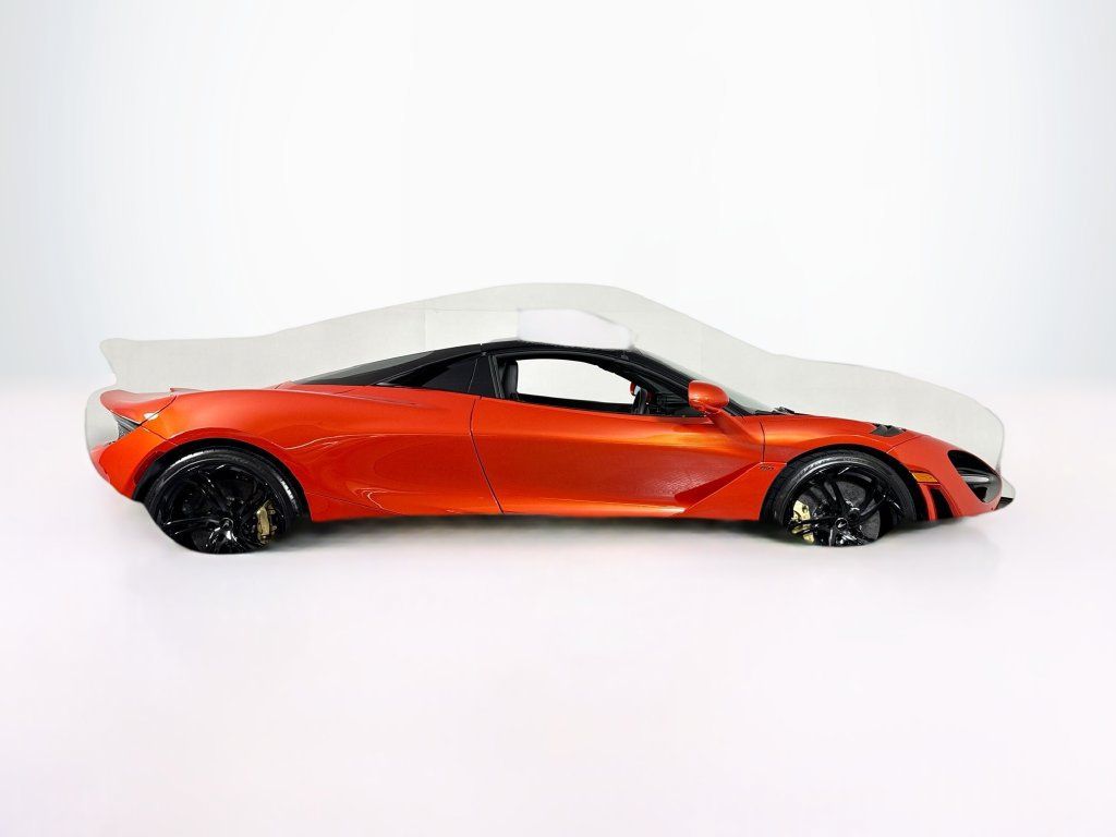 Used 2026 McLaren 750S Spider RWD image 6