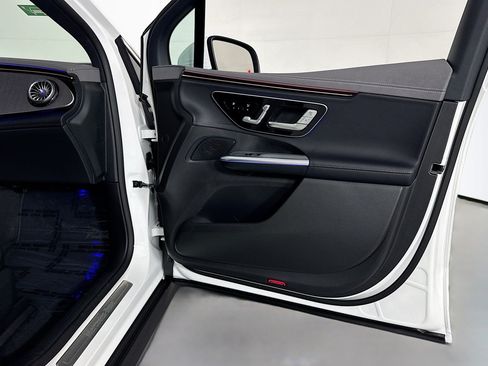 New 2026 Mercedes-Benz EQE 320 4MATIC SUV image 22