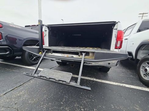 Used 2020 Ford F150 Lariat w/ Equipment Group 502A Luxury AWD/4WD image 17