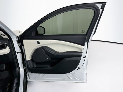 Used 2022 Ford Mustang Mach-E Premium RWD image 33