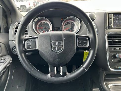 Used 2018 Dodge Grand Caravan SXT w/ Blacktop Package image 16