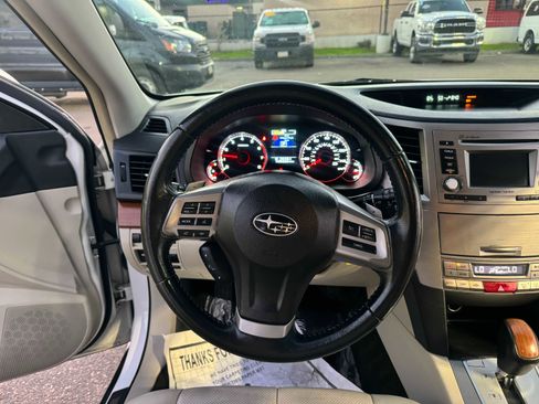 Used 2014 Subaru Outback 2.5i Limited image 17