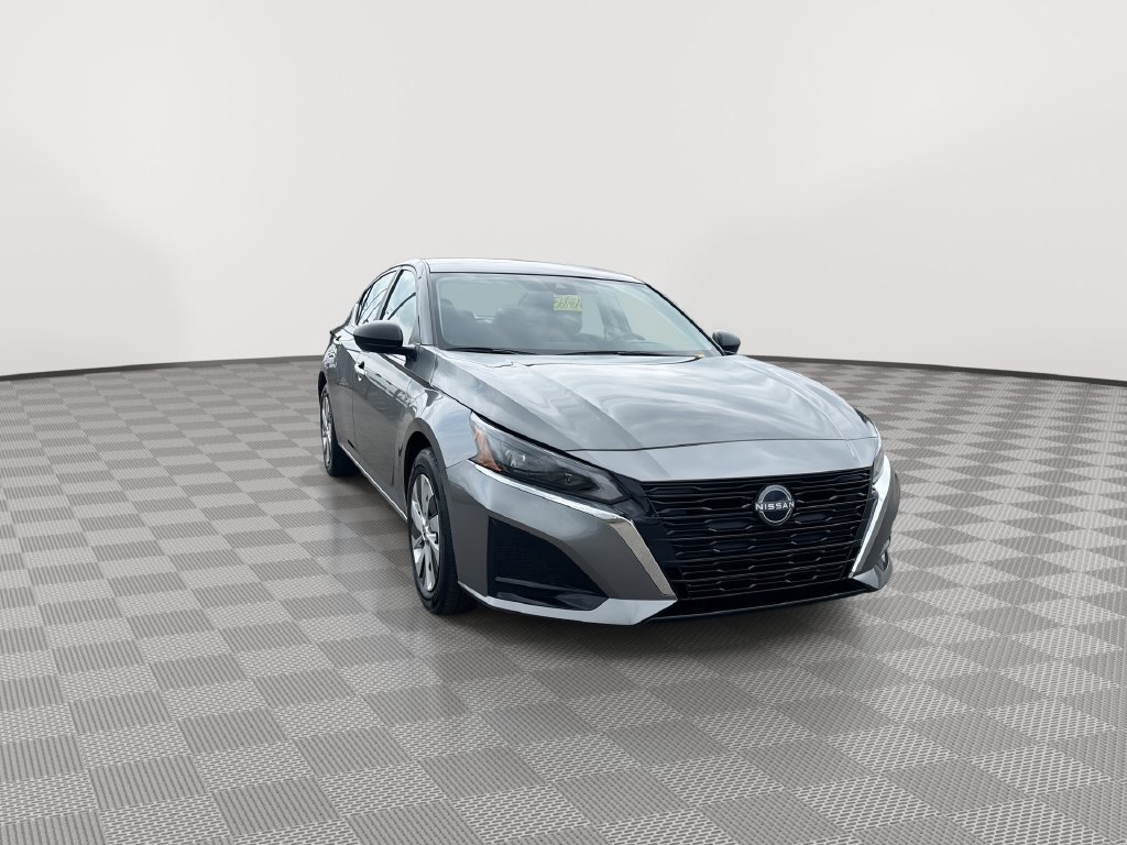 Certified 2025 Nissan Altima 2.5 S FWD image 4