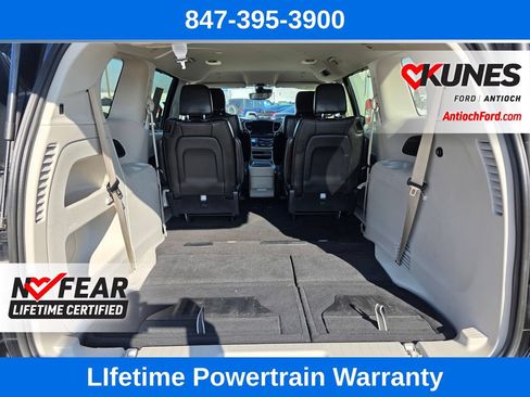 Used 2024 Chrysler Pacifica Touring-L FWD image 36