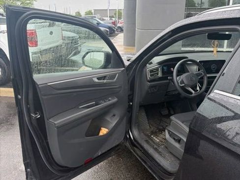 Used 2024 Volkswagen Atlas Cross Sport SE AWD/4WD image 9