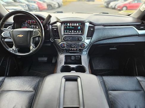 Used 2019 Chevrolet Suburban LT image 15