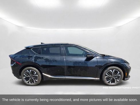 Used 2024 Kia EV6 Wind w/ Wind Technology Package AWD/4WD image 4