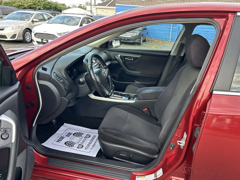 Used 2013 Nissan Altima 2.5 SV FWD image 9