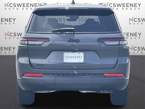 New 2025 Jeep Grand Cherokee L Laredo image 4
