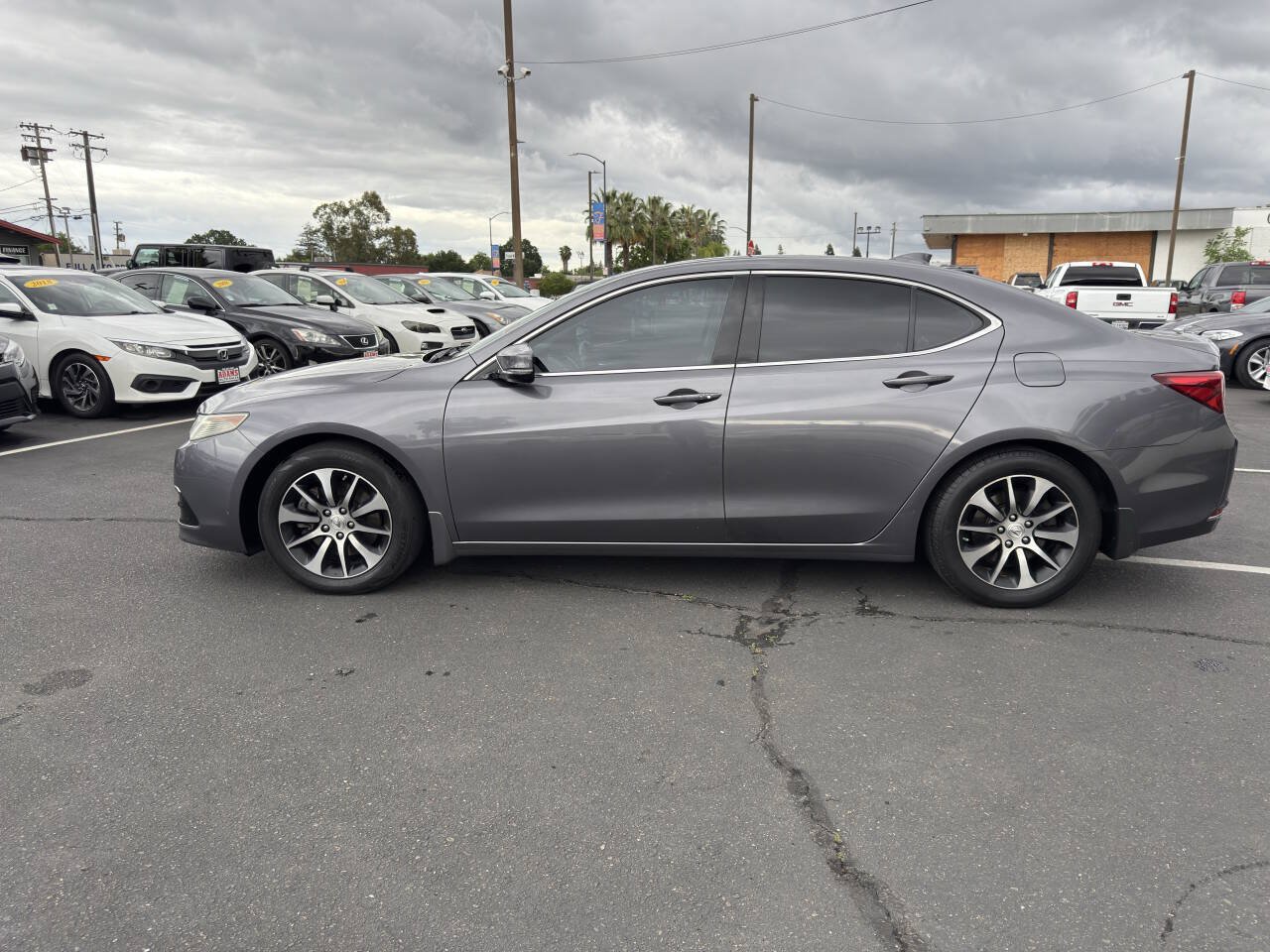Used 2017 Acura TLX w/ Technology Package FWD image 6
