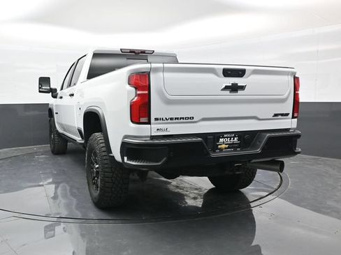 Used 2024 Chevrolet Silverado 2500 ZR2 w/ Technology Package AWD/4WD image 5