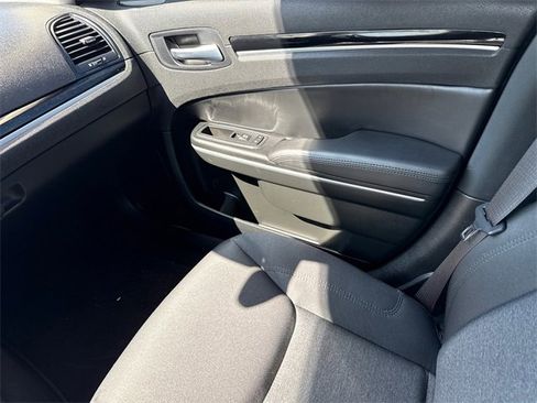 Used 2023 Chrysler 300 Touring w/ Sport Appearance Package image 15