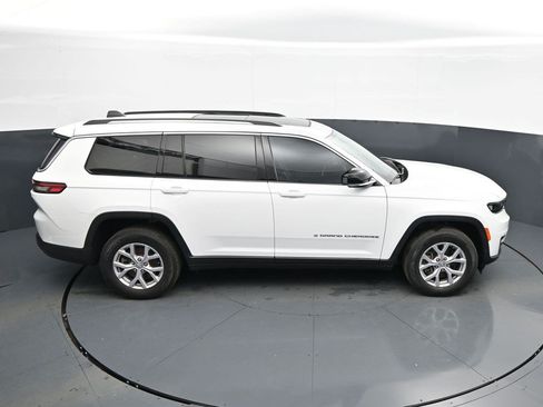 Used 2022 Jeep Grand Cherokee L Limited AWD/4WD image 17
