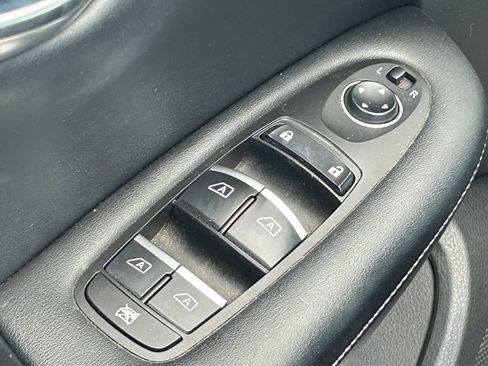 Used 2019 INFINITI QX50 Luxe AWD/4WD image 27