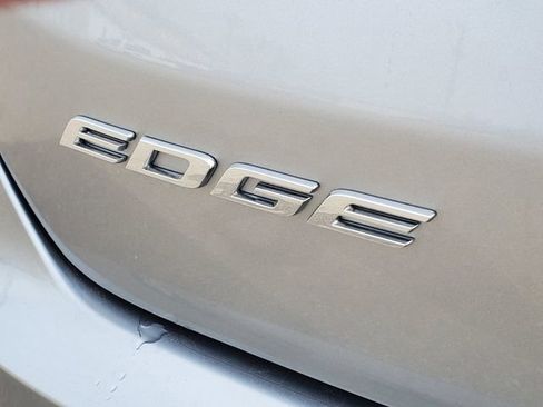 Certified 2020 Ford Edge SE w/ Cargo Accessory Package image 28