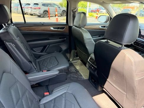 Certified 2024 Volkswagen Atlas SE w/ Panoramic Sunroof Package AWD/4WD image 15