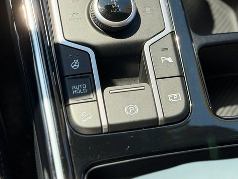 Used 2025 Kia Sorento SX Prestige AWD/4WD image 25