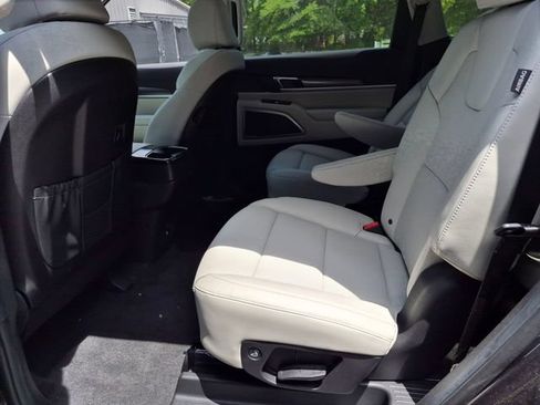 Used 2025 Kia Telluride S FWD image 22