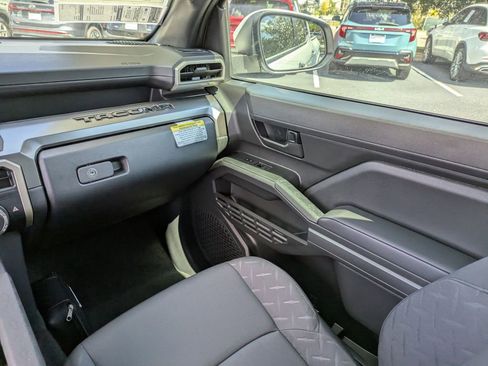 New 2025 Toyota Tacoma SR5 image 17