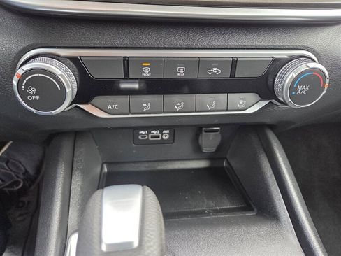 Used 2025 Nissan Altima 2.5 SV image 18