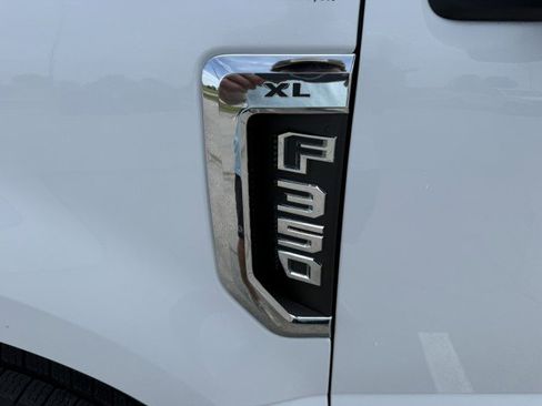 Used 2017 Ford F350 XL w/ Power Equipment Group RWD image 18