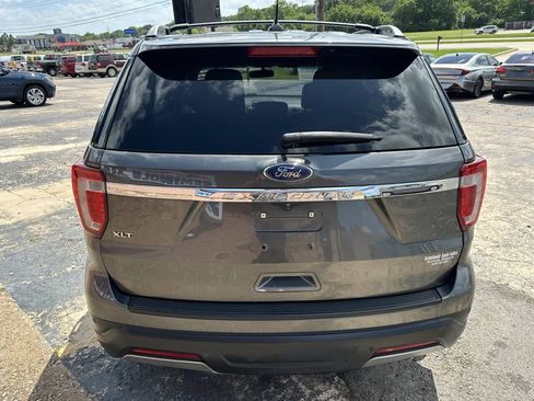 Used 2019 Ford Explorer XLT w/ Equipment Group 202A FWD image 8