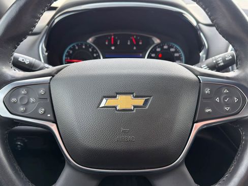 Used 2022 Chevrolet Traverse LT image 24