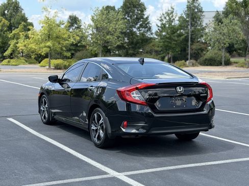 Used 2017 Honda Civic Touring image 5