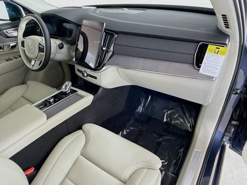 New 2026 Volvo XC90 T8 Ultra w/ Protection Package Premier image 32