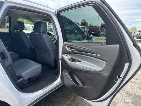 Used 2020 Buick Enclave Essence FWD image 12