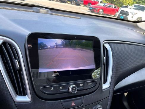 Used 2019 Chevrolet Malibu LS FWD image 16