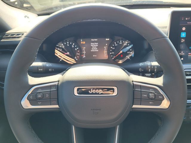 Used 2026 Jeep Compass Latitude AWD/4WD image 24