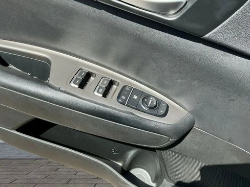 Used 2019 Kia Optima S w/ S Panoramic Sunroof Package image 11