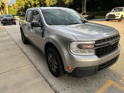 Used 2023 Ford Maverick XLT FWD image 2
