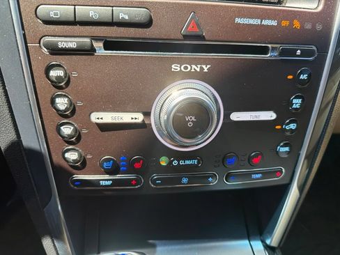 Used 2016 Ford Explorer Limited w/ Equipment Group 301A AWD/4WD image 13