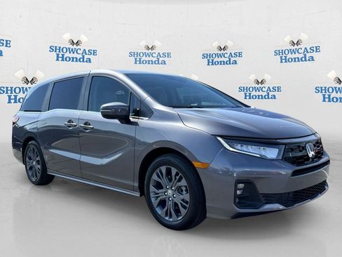 New 2026 Honda Odyssey Touring image 4