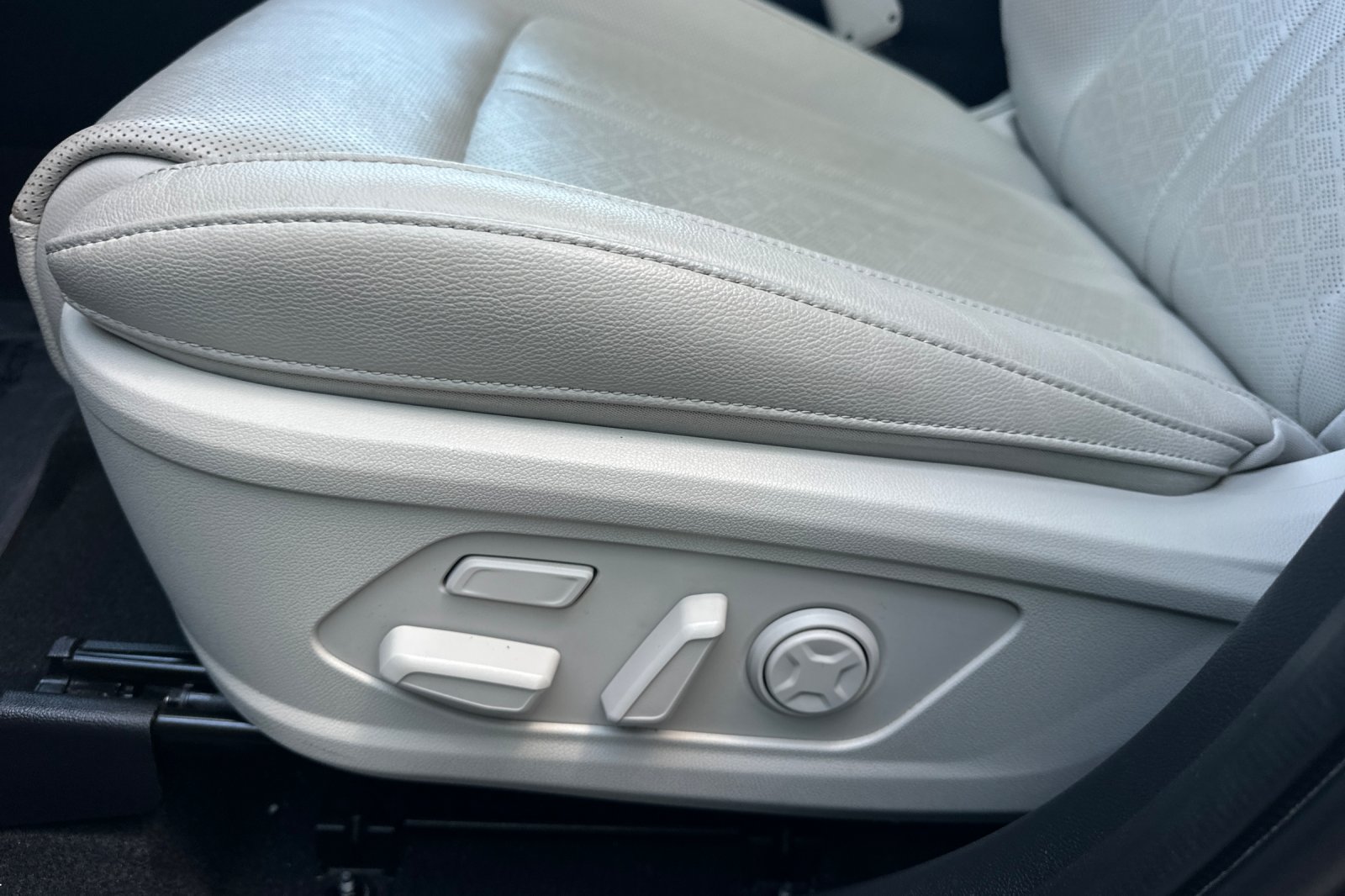 Used 2023 Kia Sorento SX Prestige w/ Panoramic Sunroof Package AWD/4WD image 13