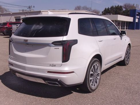Used 2021 Cadillac XT6 Sport w/ Platinum Package image 7