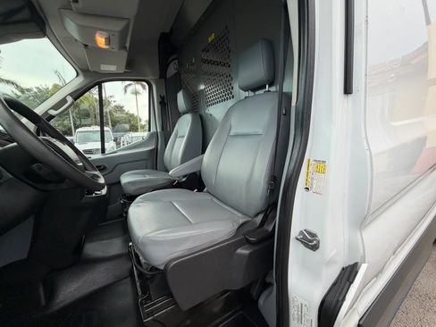 Used 2018 Ford Transit 250 148 Medium Roof RWD image 15