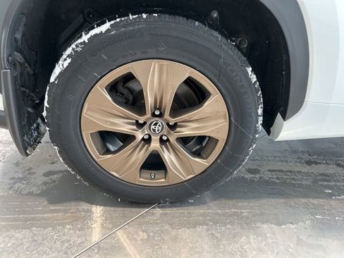 Used 2023 Toyota Highlander Bronze Edition image 20