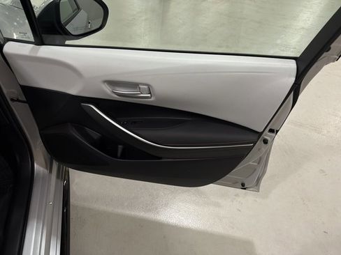 Used 2023 Toyota Corolla SE image 38