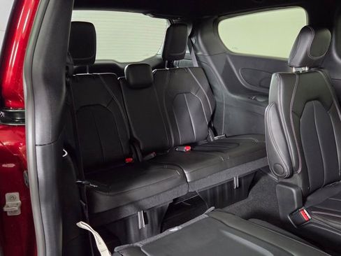New 2026 Chrysler Pacifica Select image 31