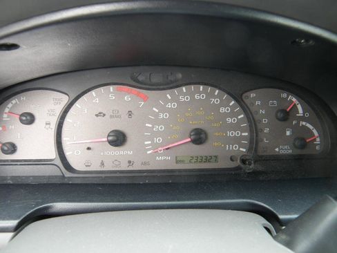 Used 2003 Toyota Sequoia SR5 image 10