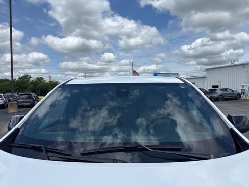 Used 2023 Chevrolet Traverse LS FWD image 25