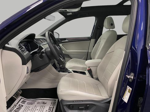 Certified 2024 Volkswagen Tiguan SEL R-Line AWD/4WD image 28