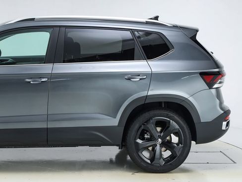 New 2025 Volkswagen Taos SEL image 43