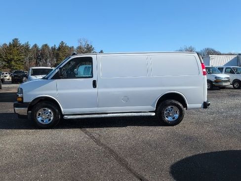 Used 2024 Chevrolet Express 2500 w/ Driver Convenience Package image 3