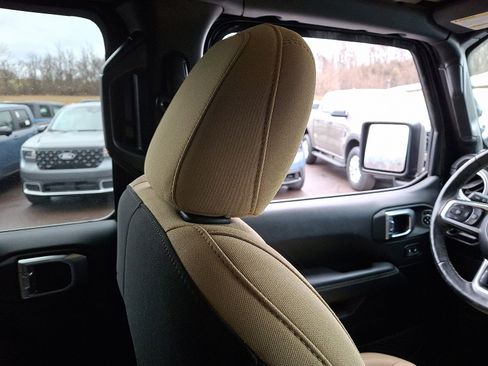 Used 2021 Jeep Wrangler Unlimited Sahara image 13