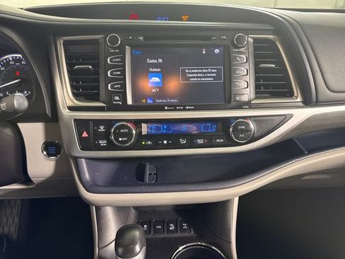 Used 2017 Toyota Highlander Limited AWD/4WD image 29