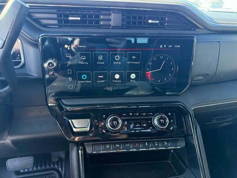 Used 2024 GMC Sierra 2500 AT4X image 19